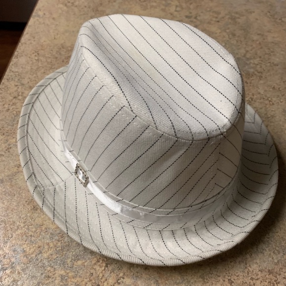 Hat - Picture 2 of 4